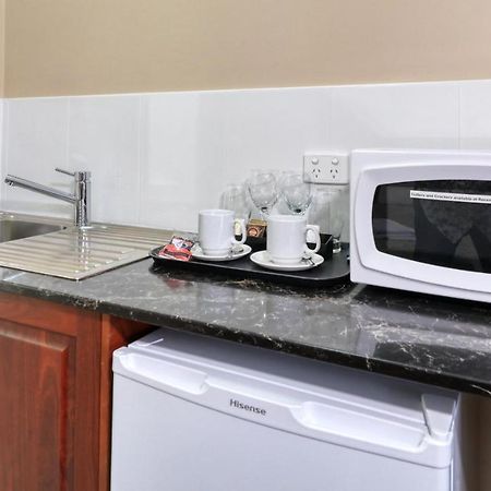 Top Of The Town Motel & Apartments เบแนลลา ภายนอก รูปภาพ